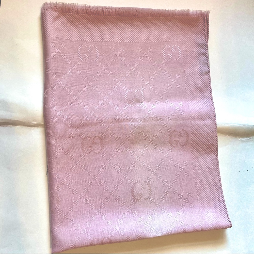 GUCCI WOOL/SILK SCARF❤️